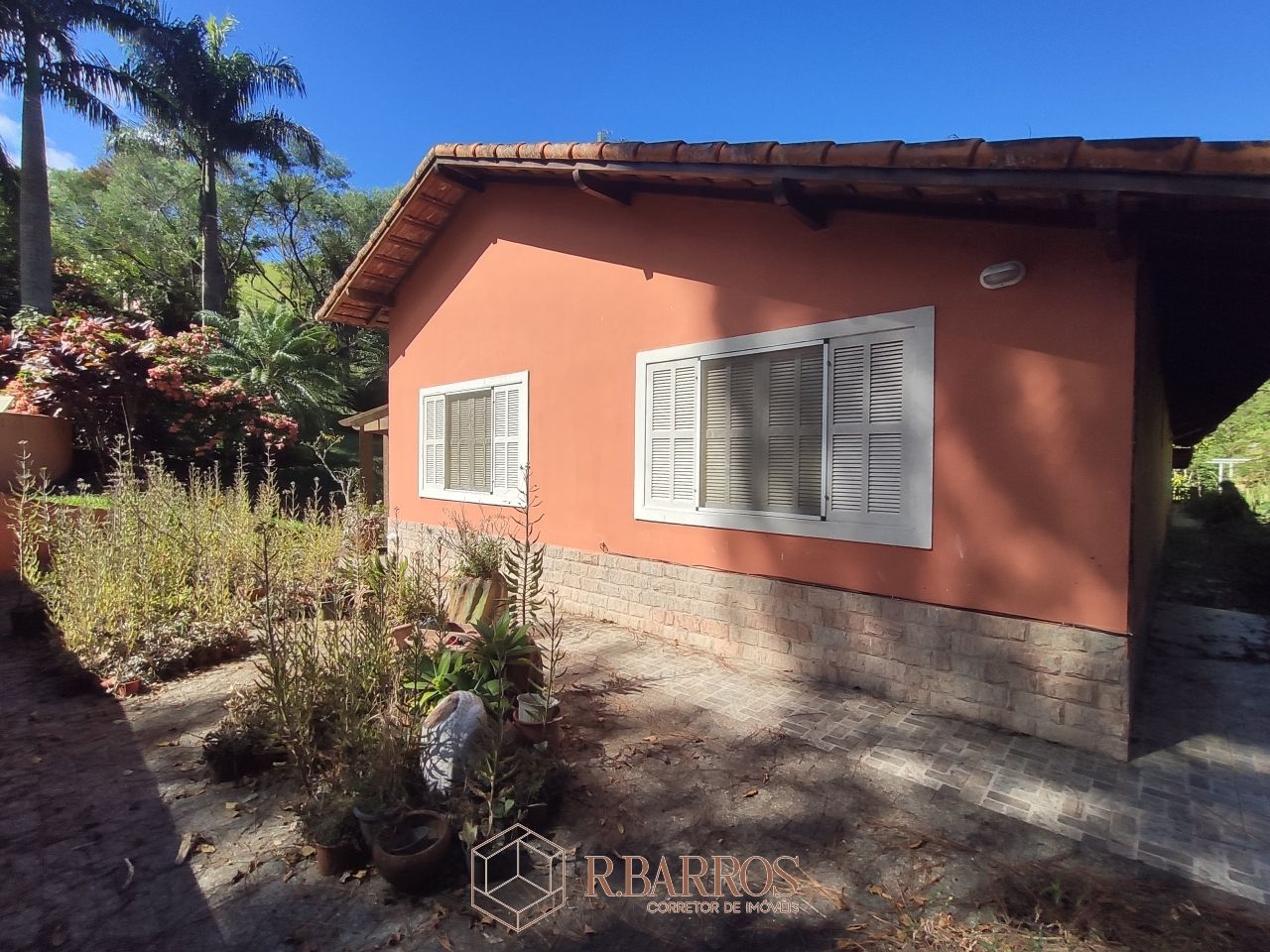 Residencial - Propriedade com ampla área verde e tranquilidade | Código:ST0011