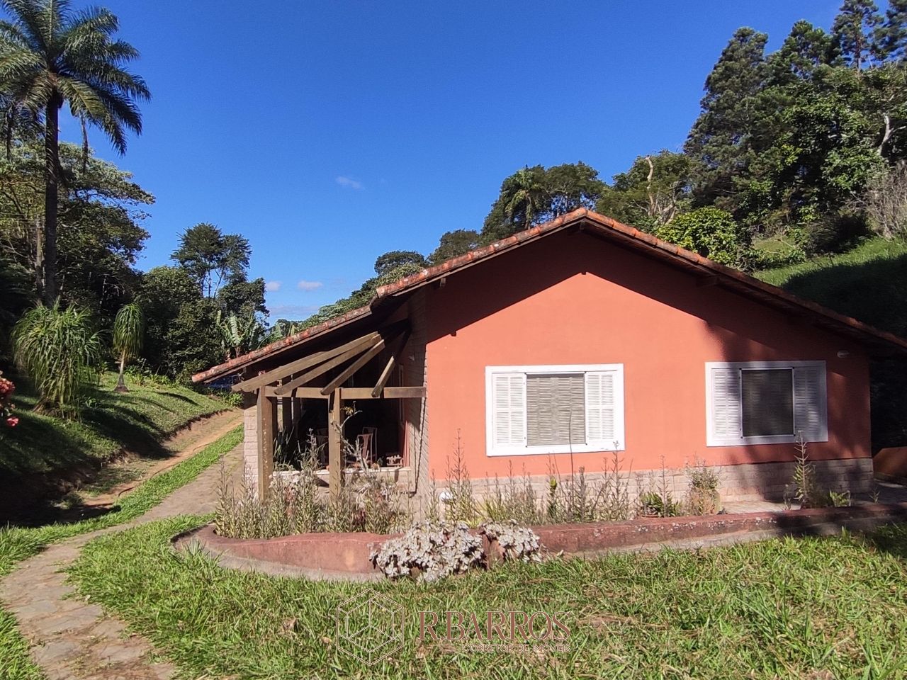 Residencial - Propriedade com ampla área verde e tranquilidade | Código:ST0011