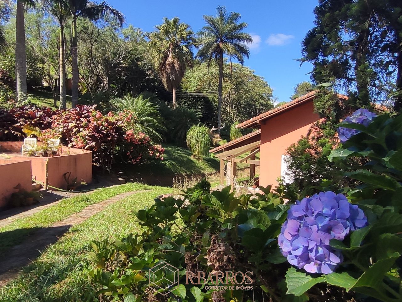 Residencial - Propriedade com ampla área verde e tranquilidade | Código:ST0011