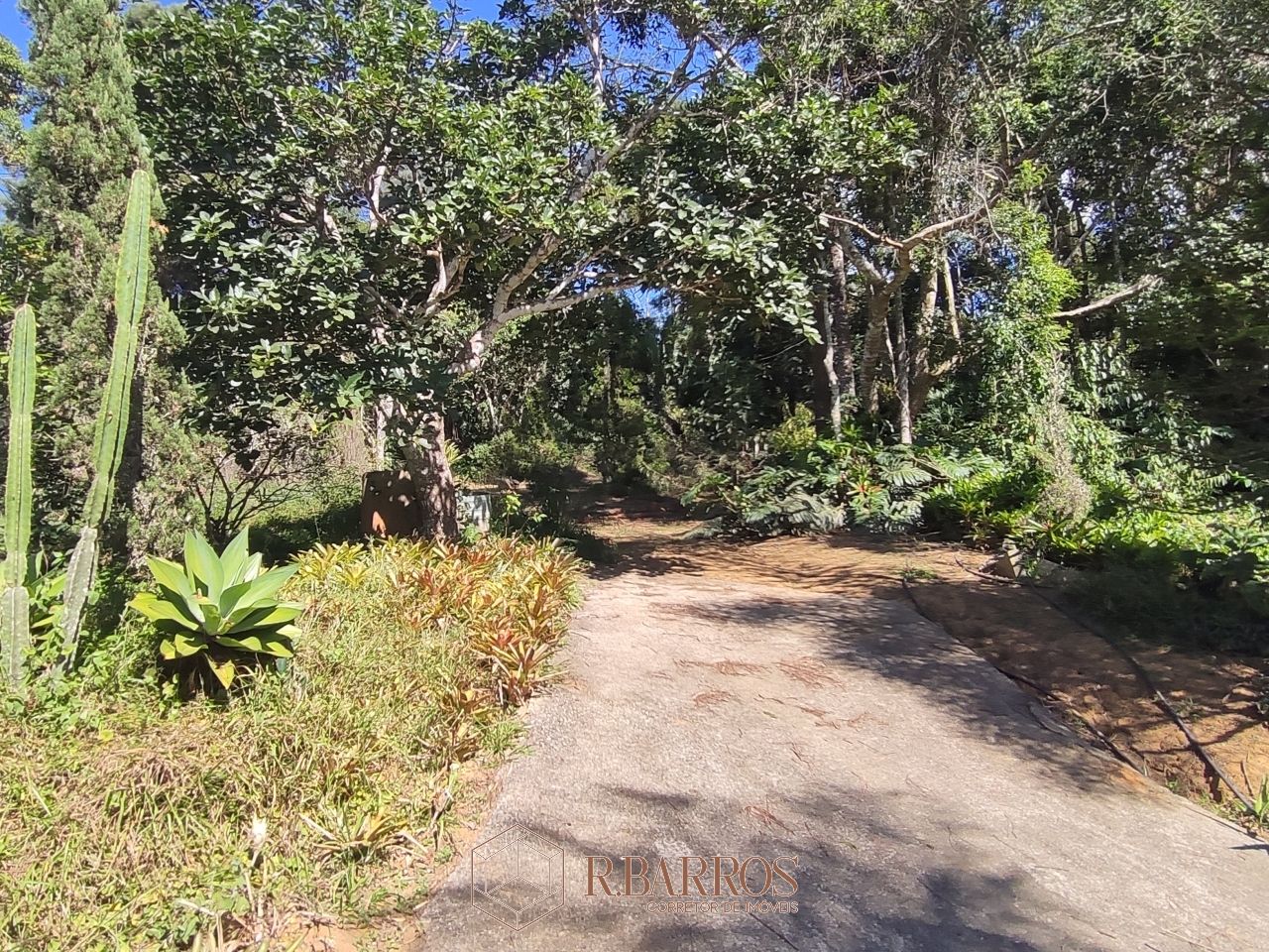 Residencial - Propriedade com ampla área verde e tranquilidade | Código:ST0011