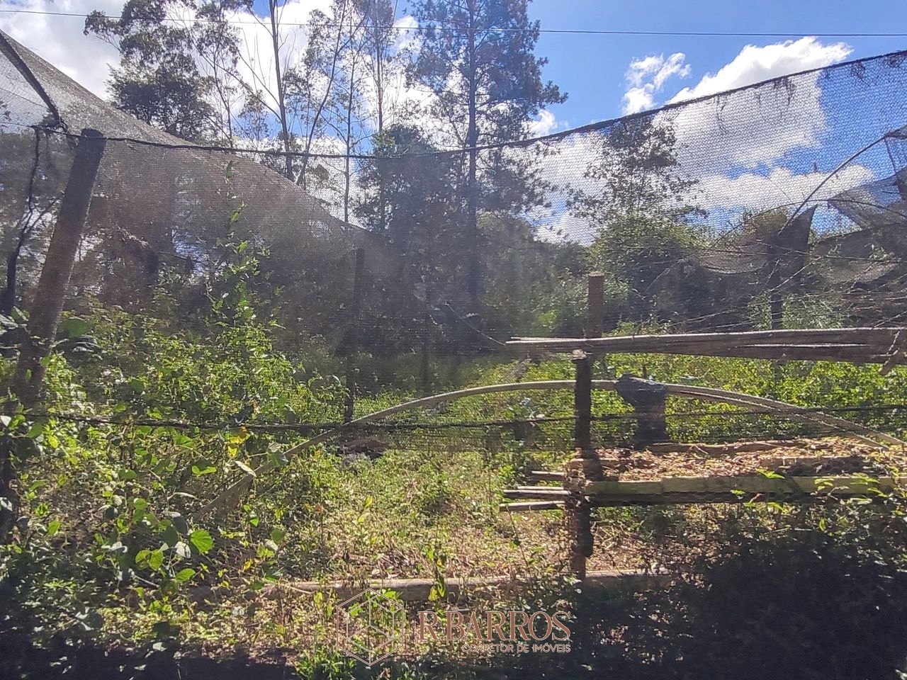 Residencial - Propriedade com ampla área verde e tranquilidade | Código:ST0011