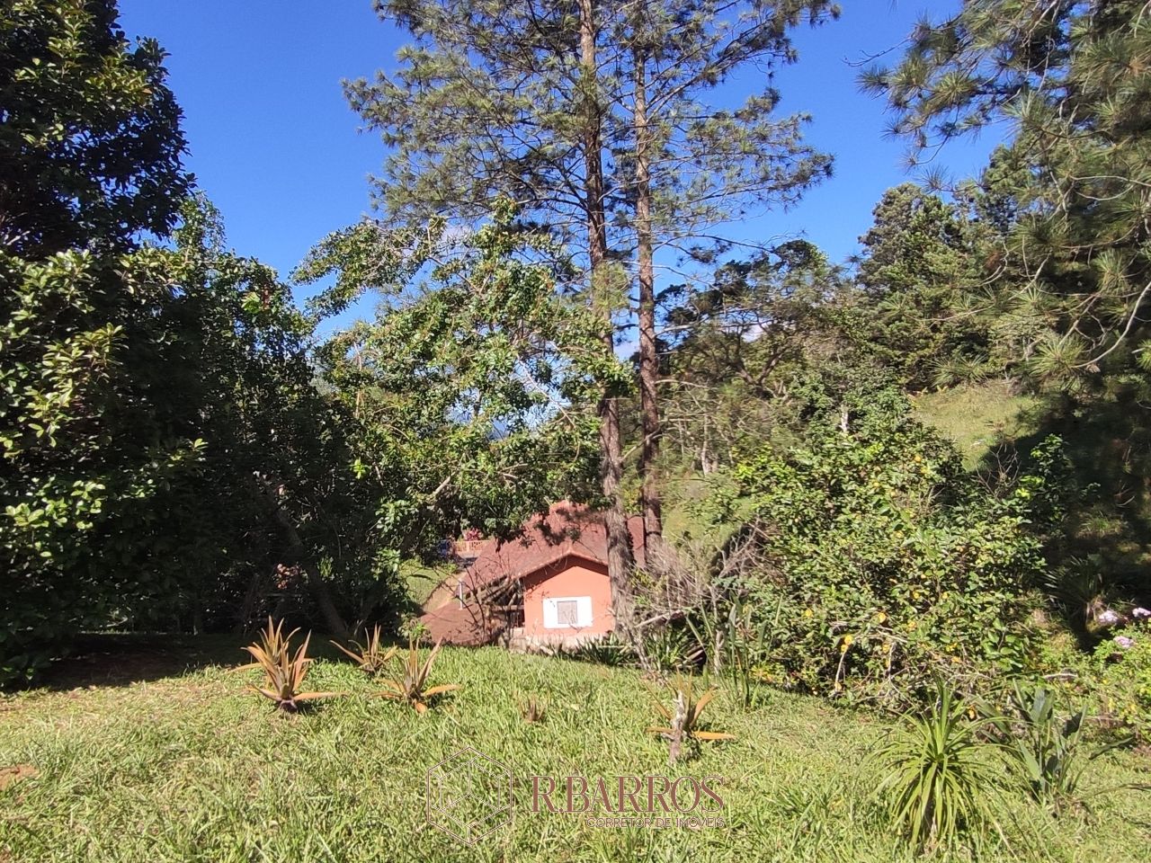 Residencial - Propriedade com ampla área verde e tranquilidade | Código:ST0011
