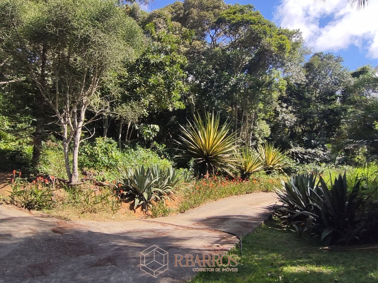 Residencial - Propriedade com ampla área verde e tranquilidade | Código:ST0011