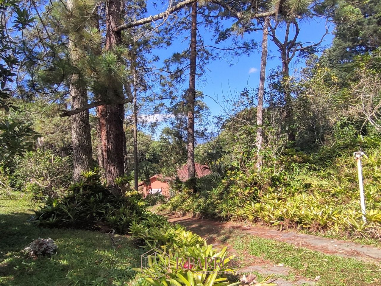 Residencial - Propriedade com ampla área verde e tranquilidade | Código:ST0011