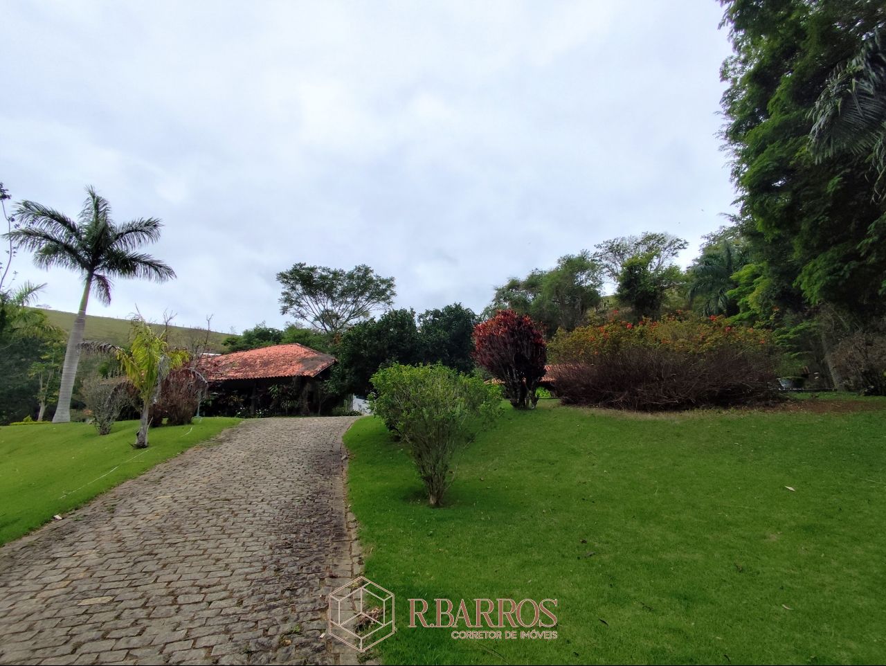 Residencial - Refúgio, Tradição e Conforto em Meio à Natureza | Código:ST013-2025
