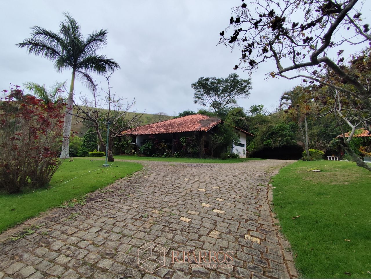 Residencial - Refúgio, Tradição e Conforto em Meio à Natureza | Código:ST013-2025