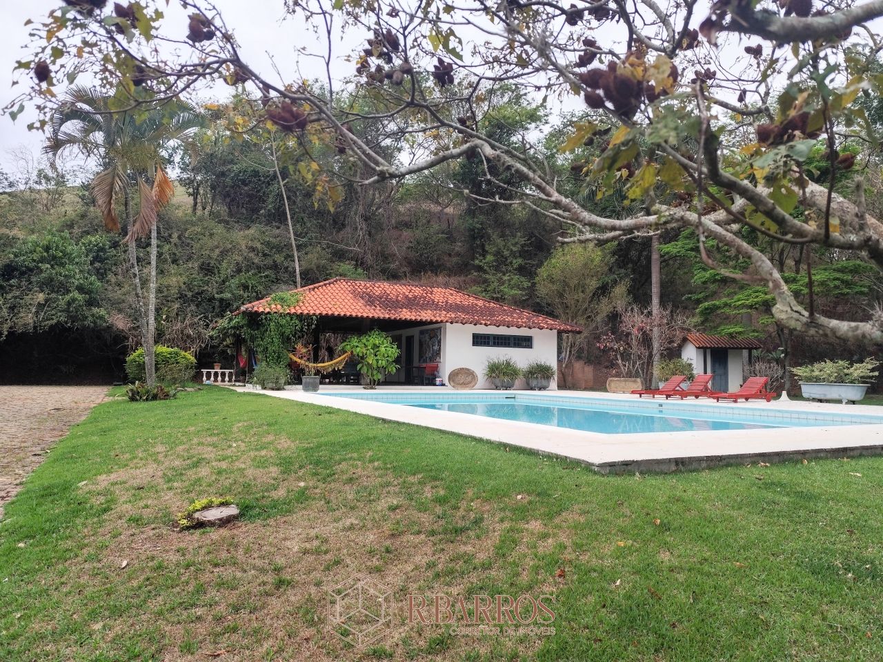 Residencial - Refúgio, Tradição e Conforto em Meio à Natureza | Código:ST013-2025