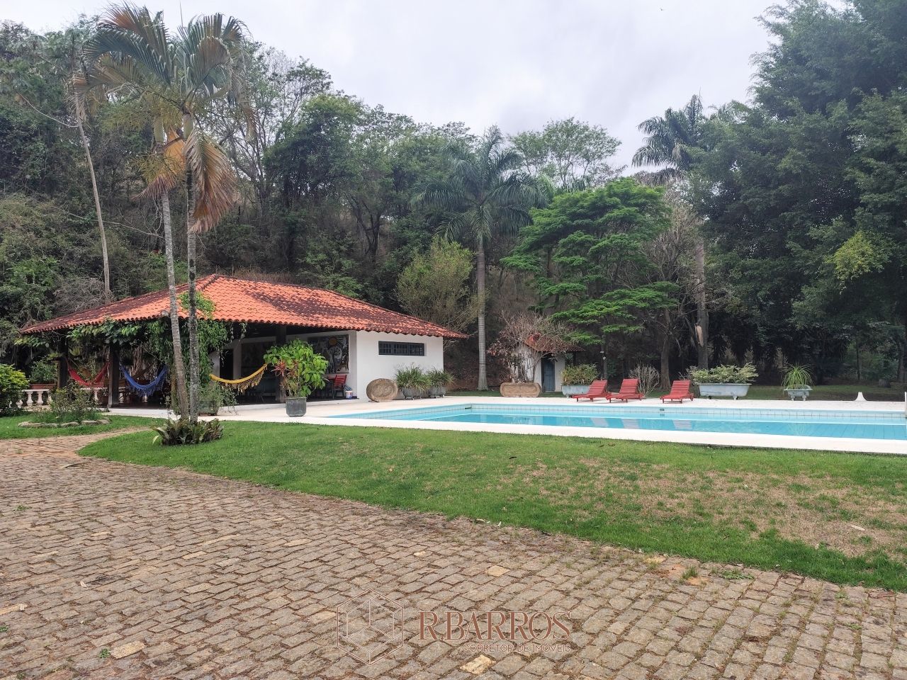 Residencial - Refúgio, Tradição e Conforto em Meio à Natureza | Código:ST013-2025