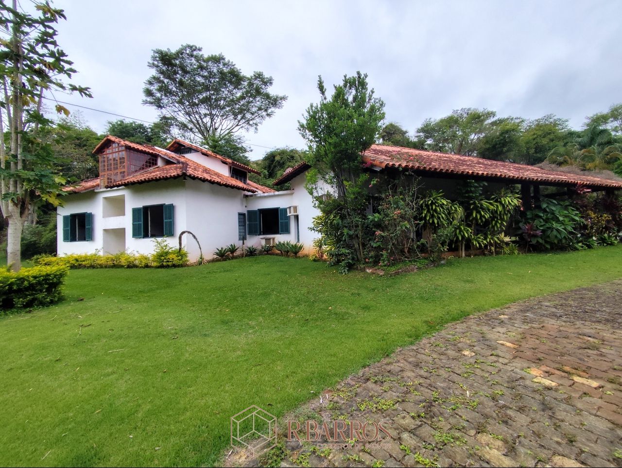 Residencial - Refúgio, Tradição e Conforto em Meio à Natureza | Código:ST013-2025