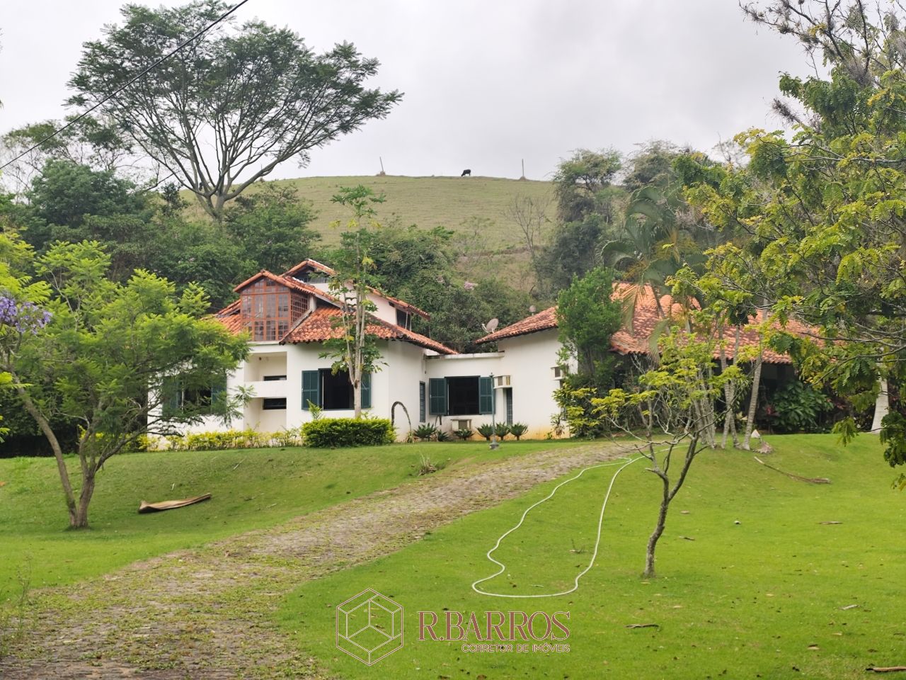 Residencial - Refúgio, Tradição e Conforto em Meio à Natureza | Código:ST013-2025