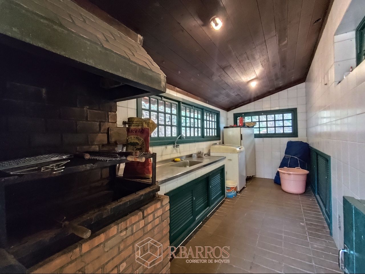 Residencial - Refúgio, Tradição e Conforto em Meio à Natureza | Código:ST013-2025