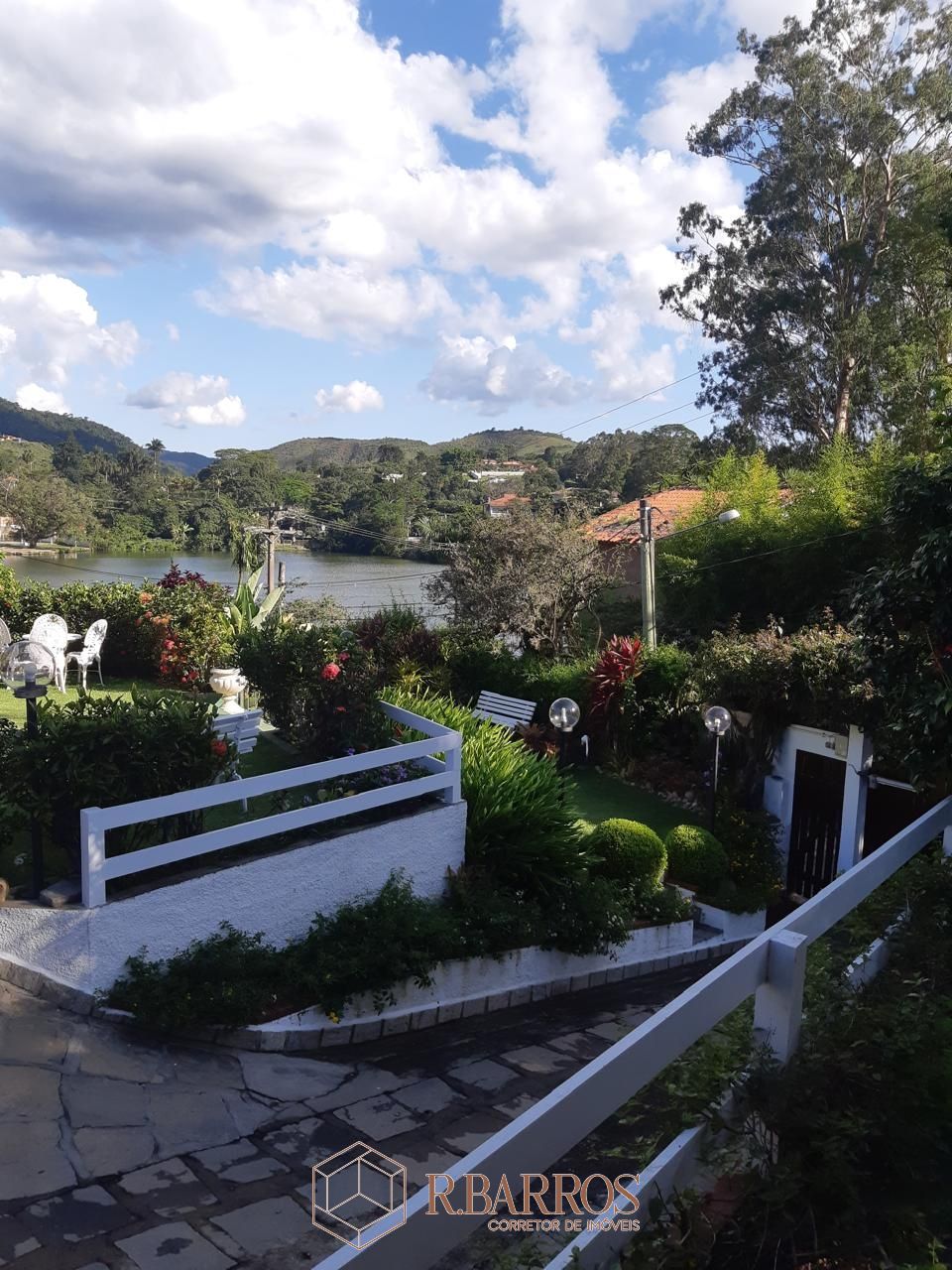 Residencial - Um refúgio encantador às margens do Lago de Javary | Código:CS1302026