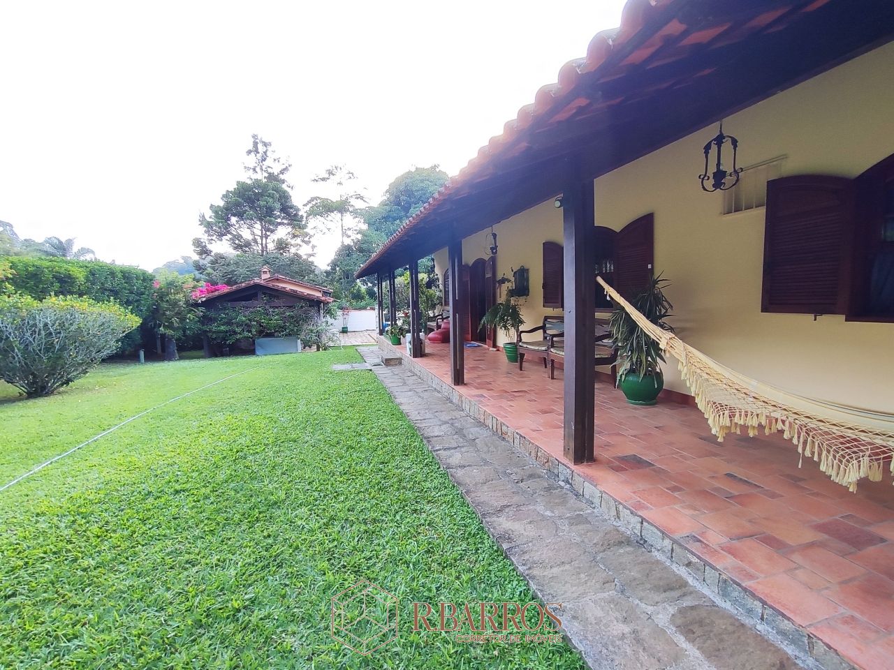 Residencial - Excelente imóvel com total privacidade | Código:CS027