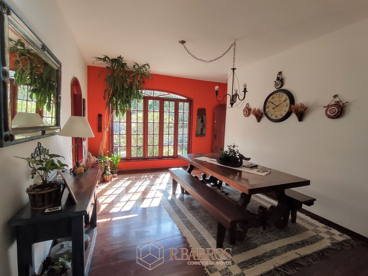 Residencial - Excelente imóvel com total privacidade | Código:CS027