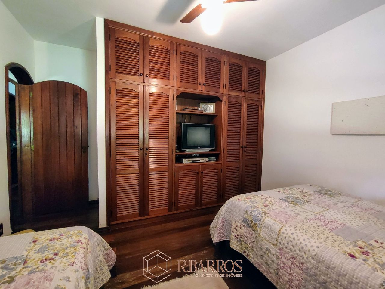 Residencial - Excelente imóvel com total privacidade | Código:CS027