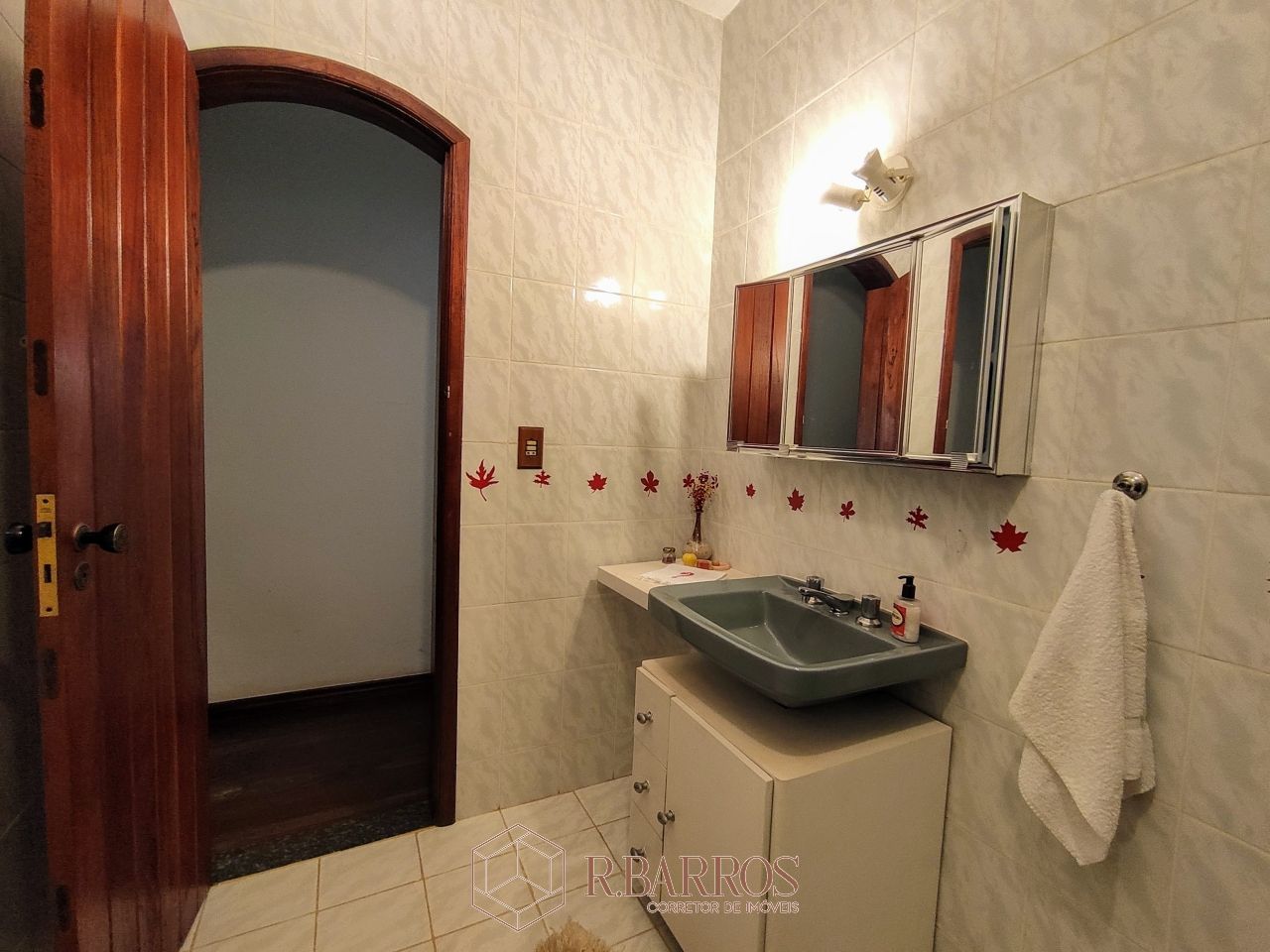 Residencial - Excelente imóvel com total privacidade | Código:CS027