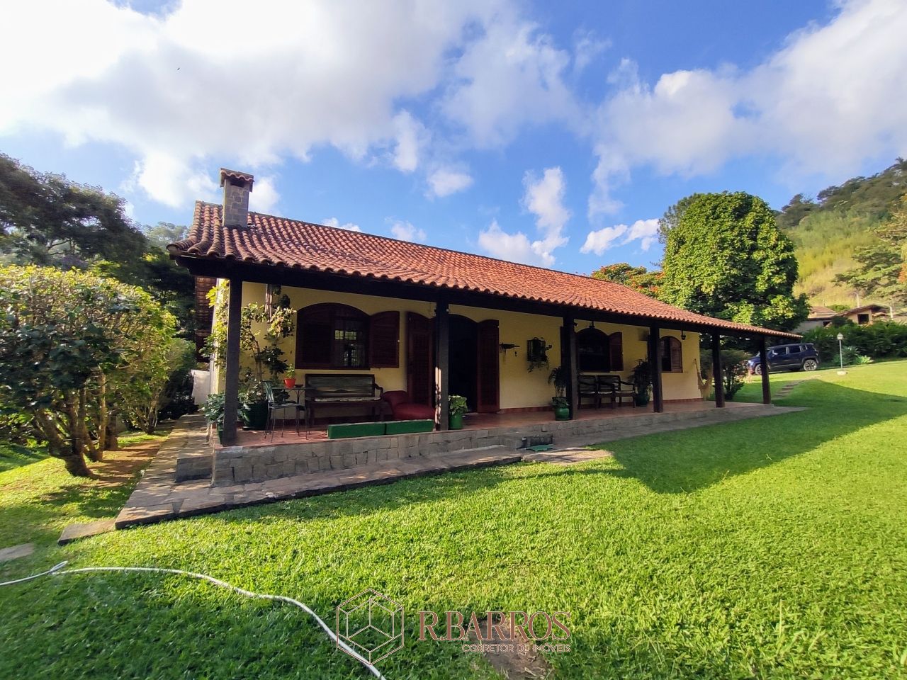 Residencial - Excelente imóvel com total privacidade | Código:CS027