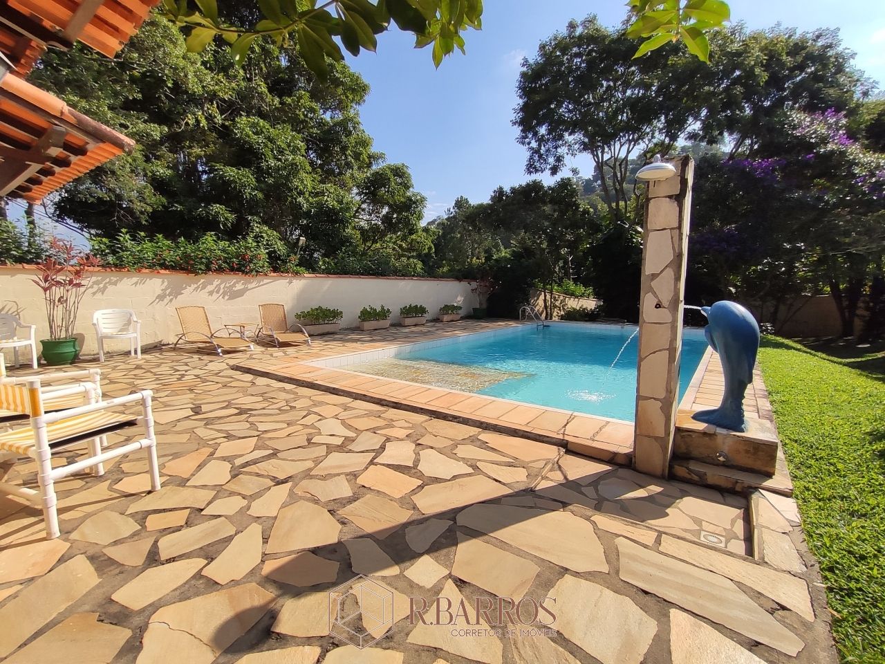 Residencial - Excelente imóvel com total privacidade | Código:CS027
