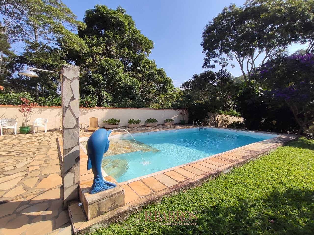 Residencial - Excelente imóvel com total privacidade | Código:CS027