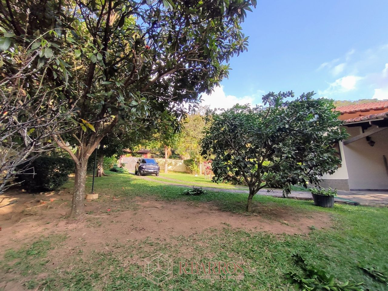 Residencial - Excelente imóvel com total privacidade | Código:CS027