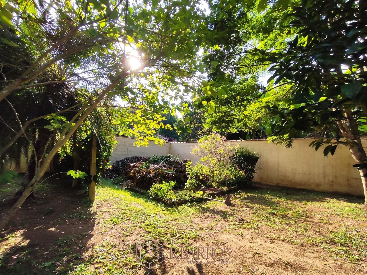 Residencial - Excelente imóvel com total privacidade | Código:CS027