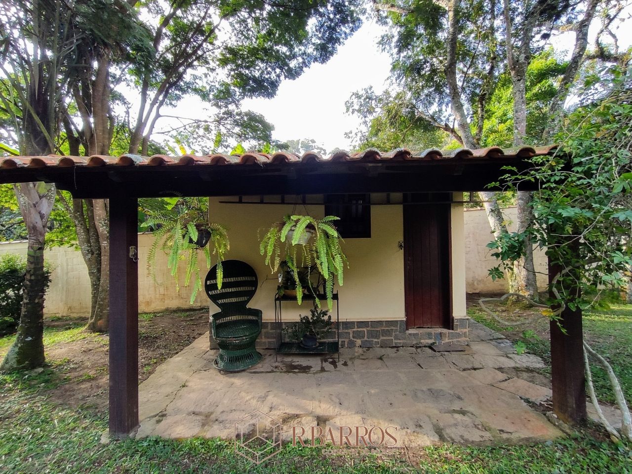 Residencial - Excelente imóvel com total privacidade | Código:CS027