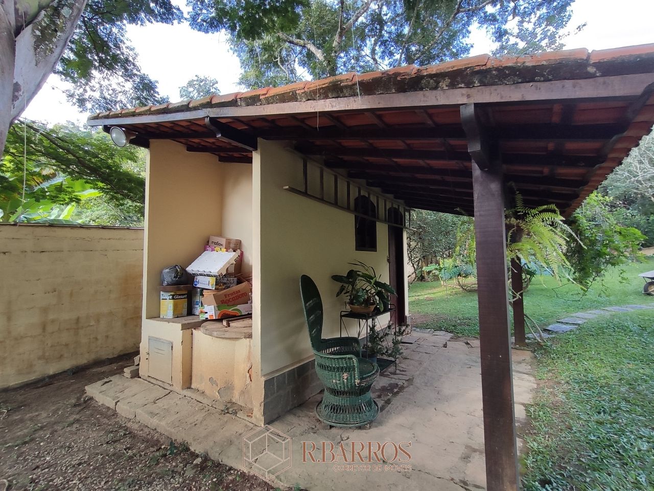 Residencial - Excelente imóvel com total privacidade | Código:CS027